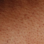 Magia pierwszego przytulenia: dlaczego natychmiastowy kontakt mama–noworodek zmienia wszystko